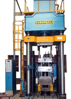 ȫ�Ԅ�(d��ng)Һ���C(j��)��ģ��